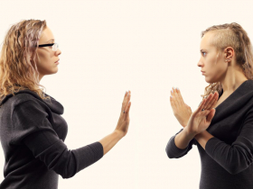 Double-talk 不是要你講兩遍！